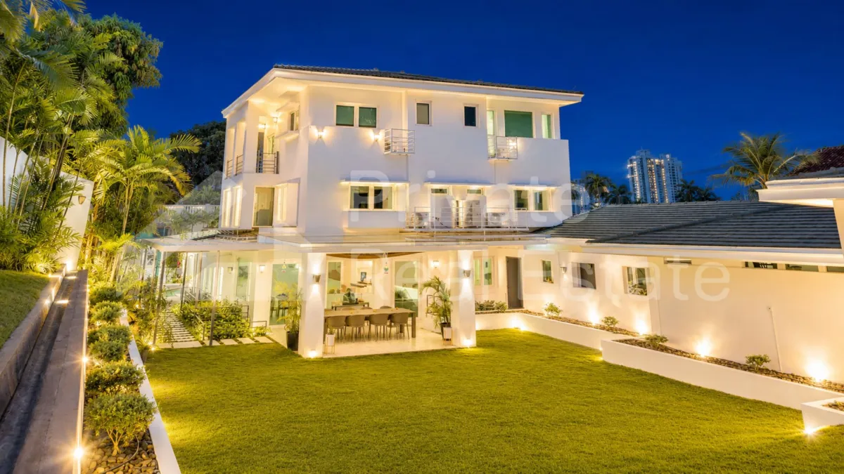 Se vende Casa en Altos del Golf