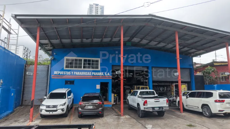 Warehouse Sale in Rio Abajo