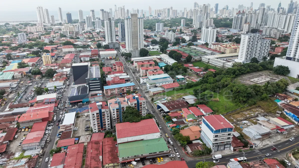 Warehouse Sale in Rio Abajo