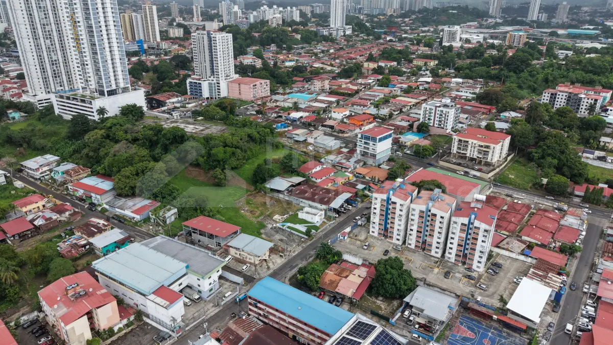 Warehouse Sale in Rio Abajo