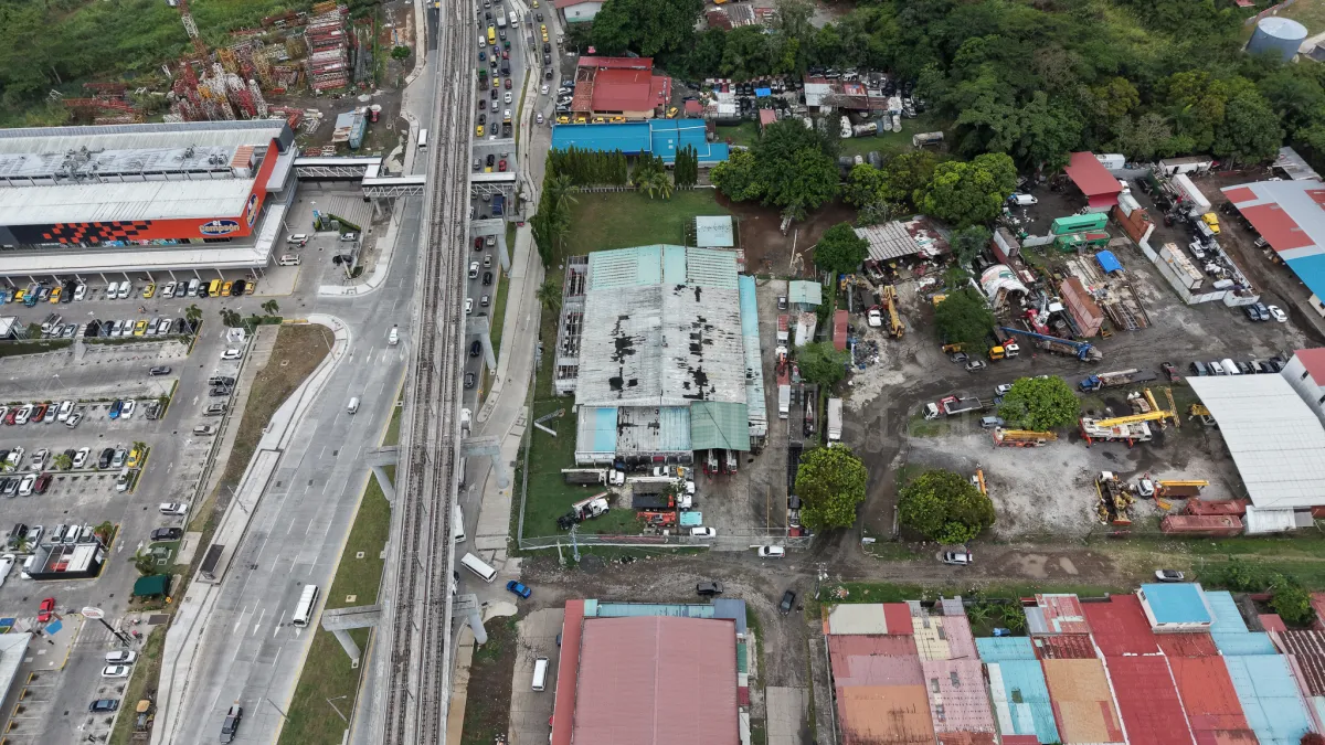 Land Sale on Transisthmic Avenue