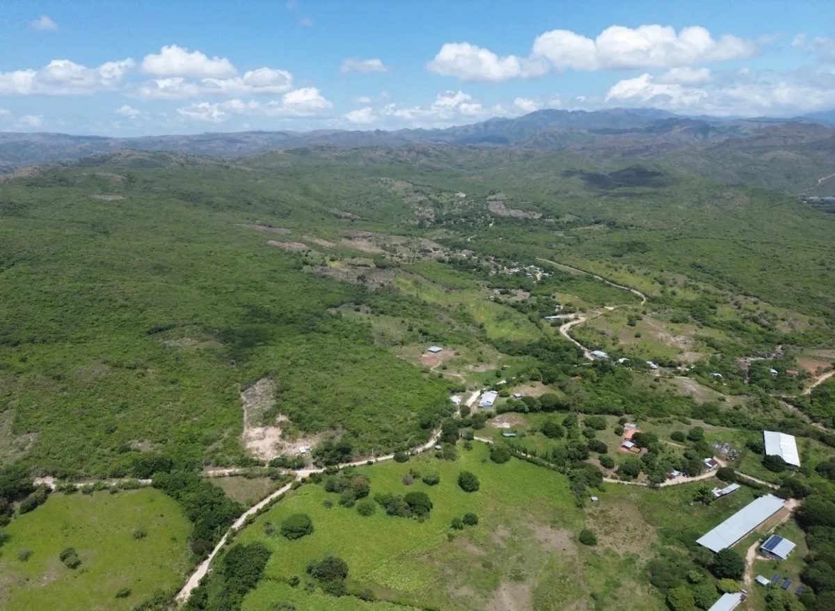 13.6 ha poultry farm with river, Natá, Coclé