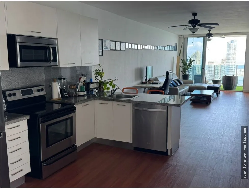 Oceanfront Apartment Rental on Avenida Balboa