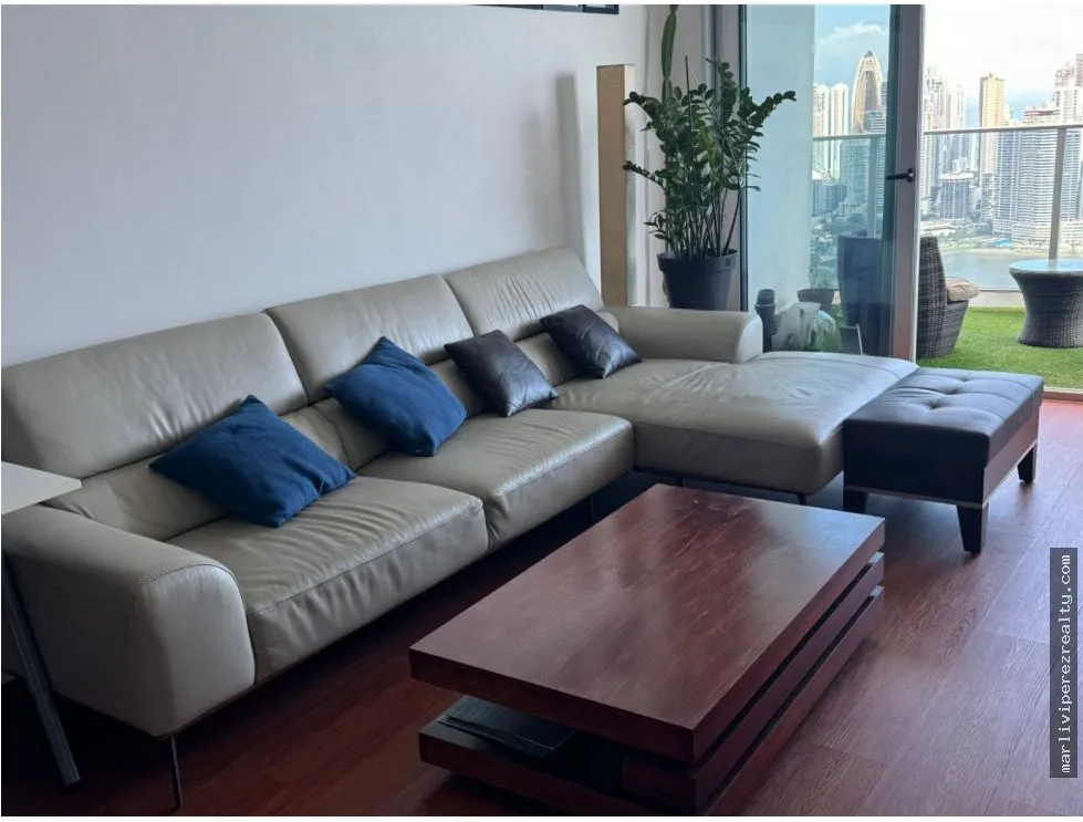Oceanfront Apartment Rental on Avenida Balboa