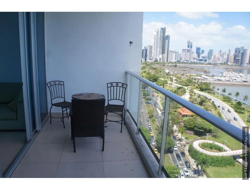Apartment for Rent on Avenida Balboa