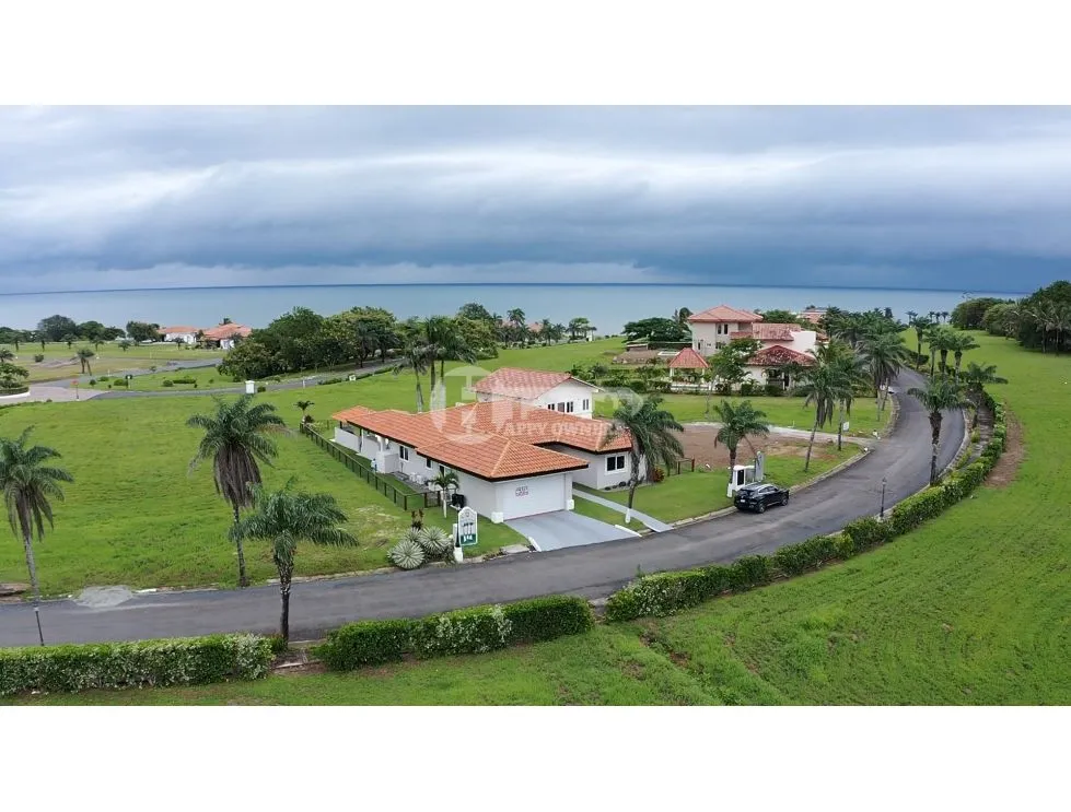 Sale of Beachfront House with Pool in Andromeda, Pedasí