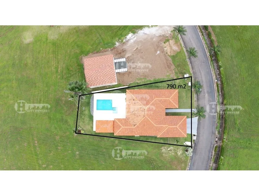 Sale of Beachfront House with Pool in Andromeda, Pedasí
