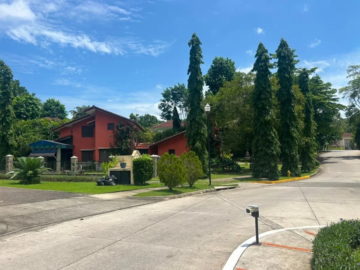 VENTA DE CASA EN ANCON