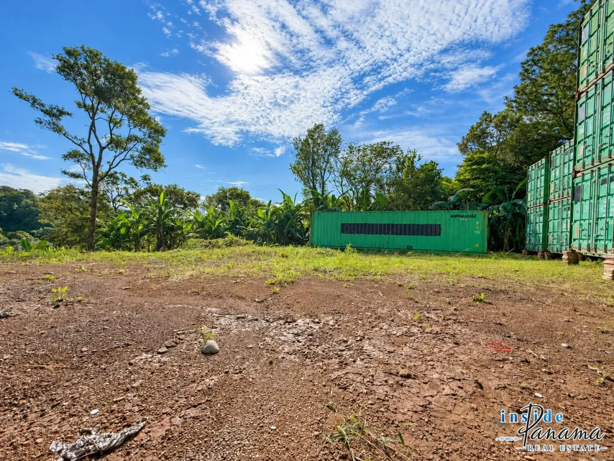 6,694 m² Lot For Sale in Palmira Boquete—with Containers