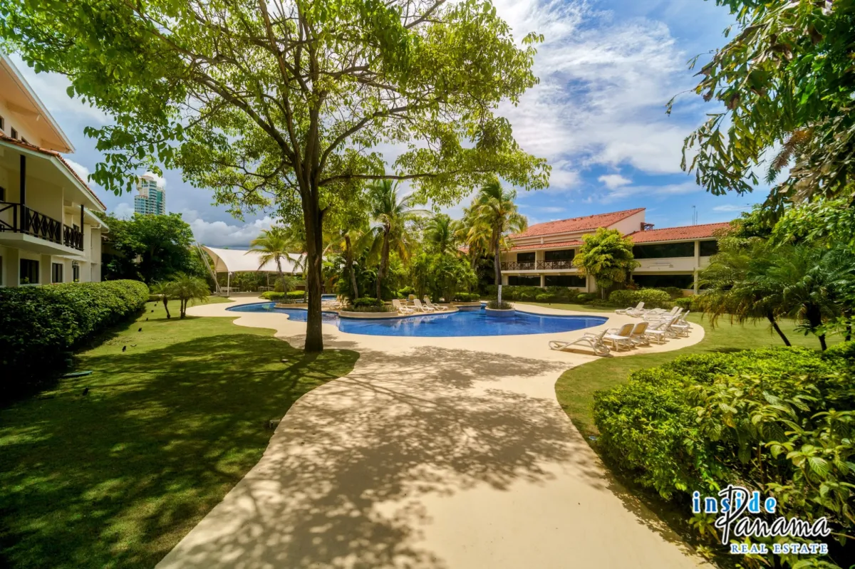 Luxury Suite with Golf and Resort Amenities Playa Coronado