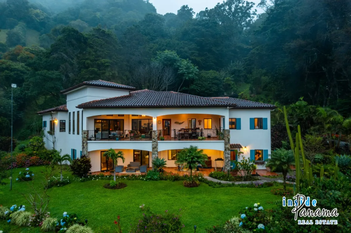 Luxury 4 Bedroom Estate in Exclusive The Springs Boquete