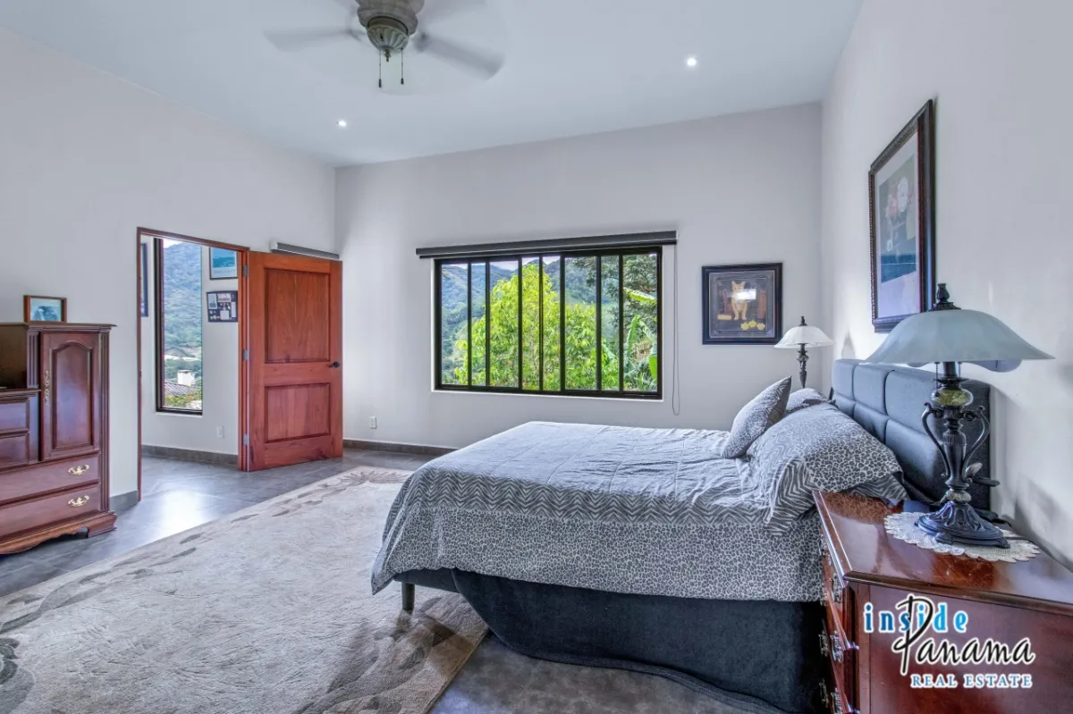Luxury 4 Bedroom Estate in Exclusive The Springs Boquete