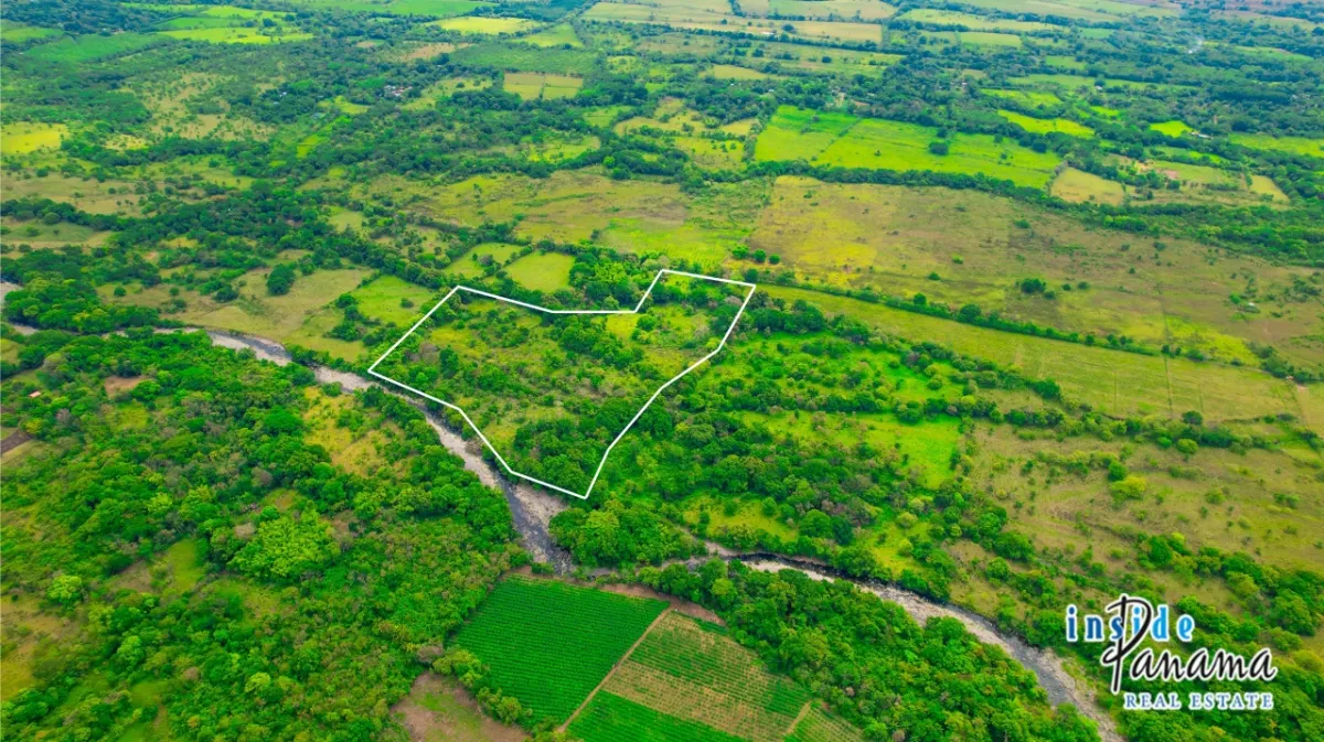 Fertile 8 Hectares with River Access Near Boquete and David