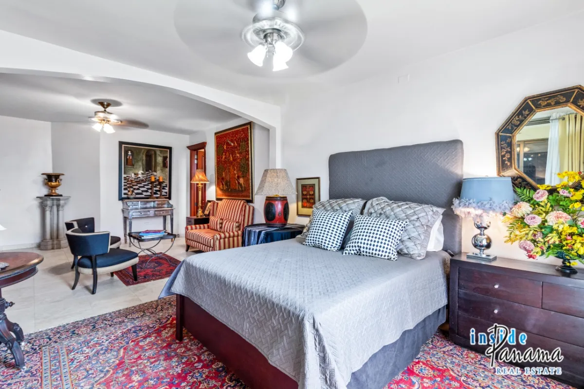 Luxury Canyon Front Mansion in Los Molinos Boquete