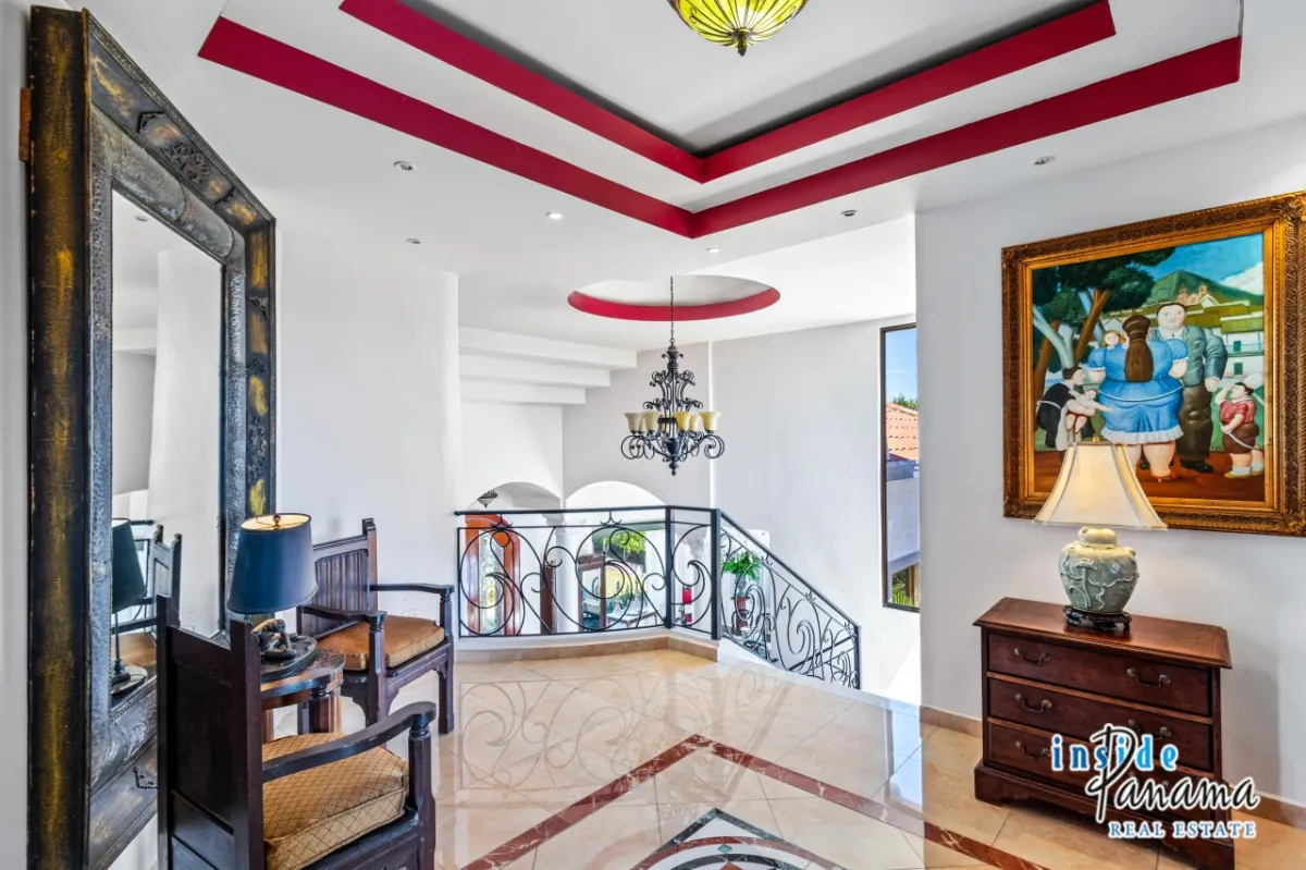 Luxury Canyon Front Mansion in Los Molinos Boquete