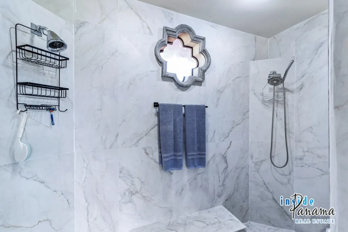 Luxury Canyon Front Mansion in Los Molinos Boquete
