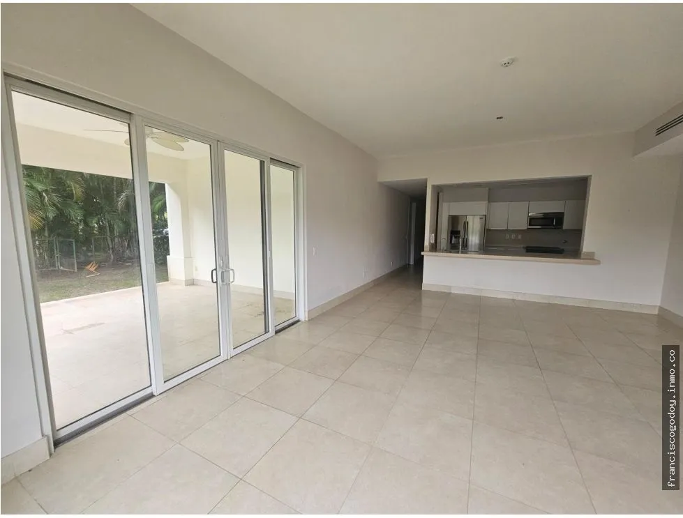 Beachfront Apartment for Sale in Buenaventura