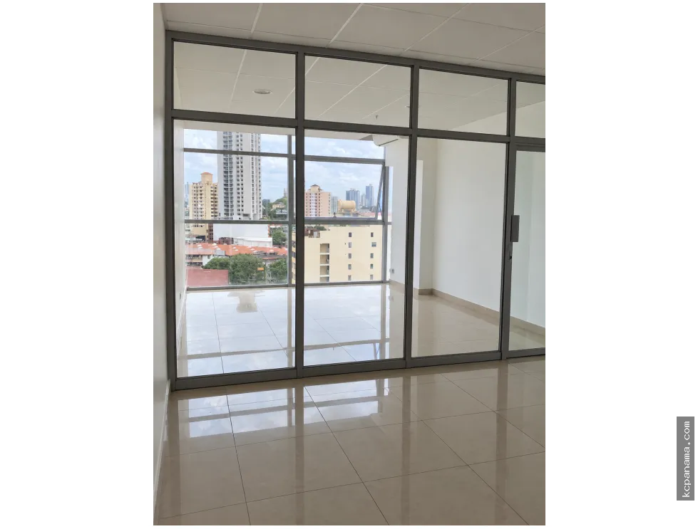 Office for Sale in Marbella | Torre Obarrio 60, 58 m²