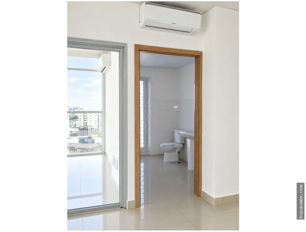 Office for Sale in Marbella | Torre Obarrio 60, 58 m²