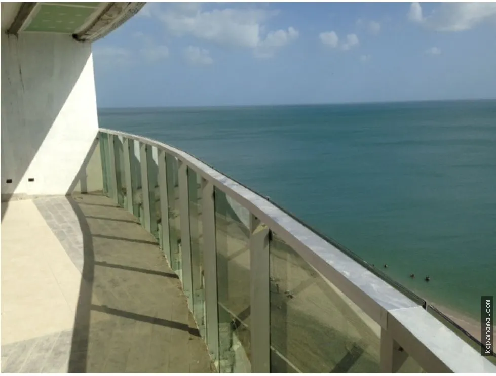 BEACHFRONT APARTMENT FOR SALE IN OCEAN WAVES PH GORGONA