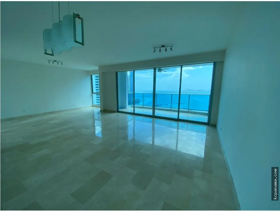SPACIOUS APARTMENT FOR RENT IN PH MAR ABIERTO AVENIDA BALBOA