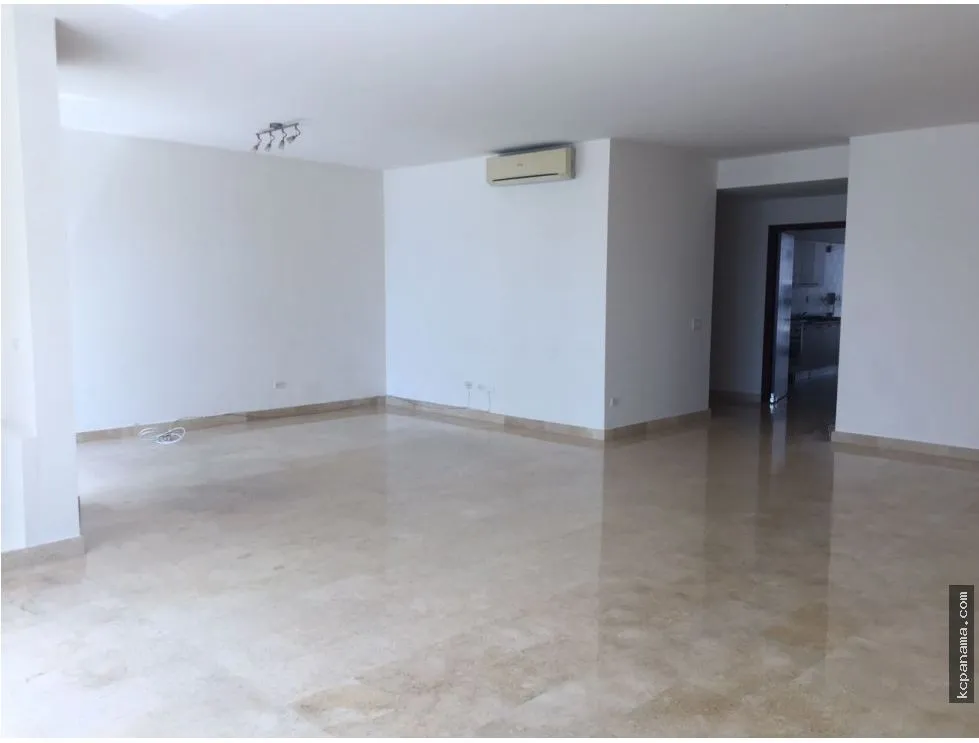 SPACIOUS APARTMENT FOR RENT IN PH MAR ABIERTO AVENIDA BALBOA