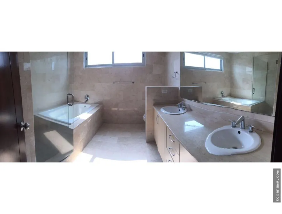 SPACIOUS APARTMENT FOR RENT IN PH MAR ABIERTO AVENIDA BALBOA