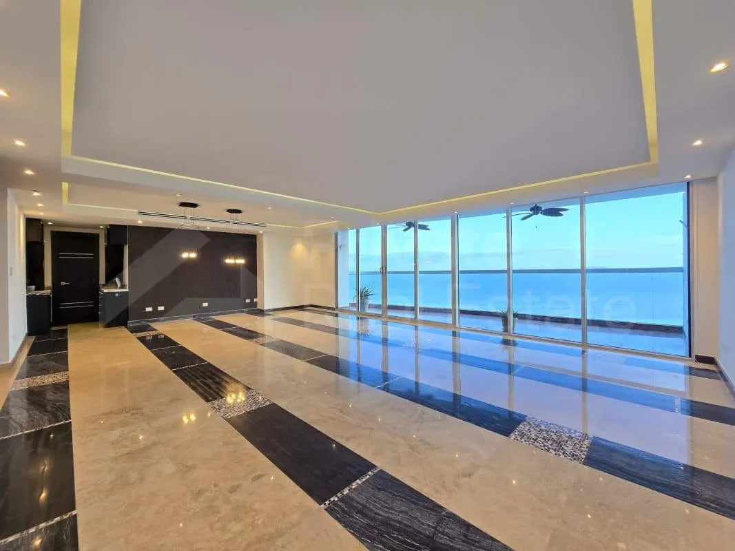 Apartment for Sale in Pearl Costa del Este