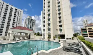 Apartamento de 2 Recámaras + Estudio en El Cangrejo