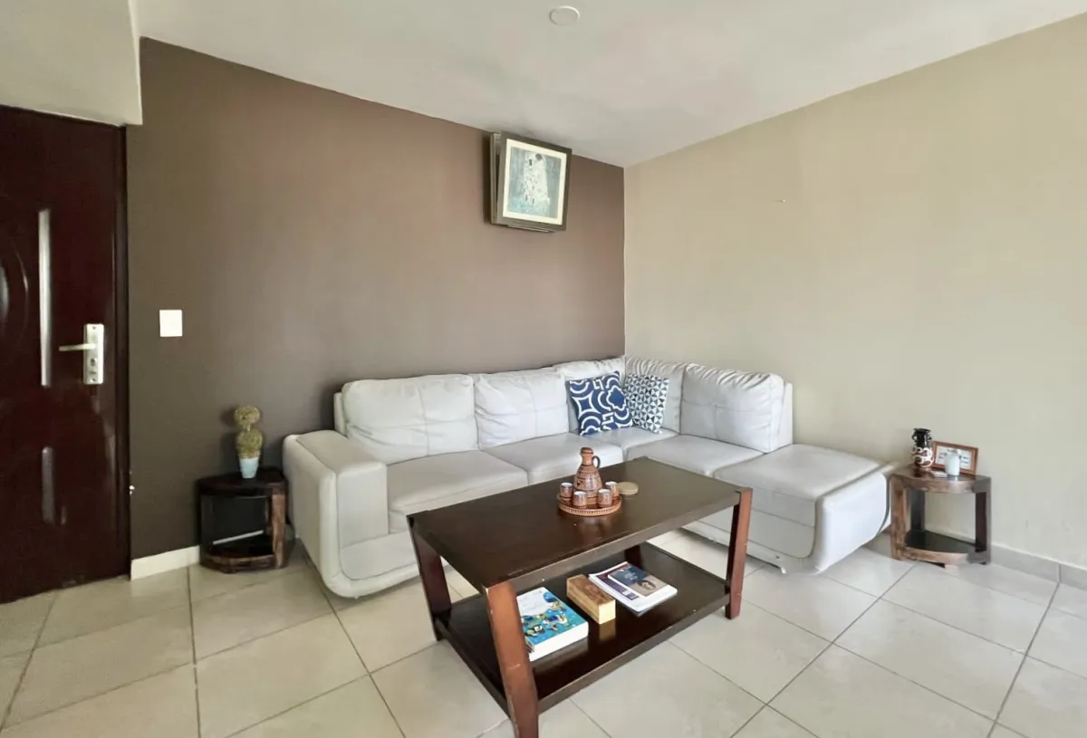 Apartamento de 2 Recámaras + Estudio en El Cangrejo