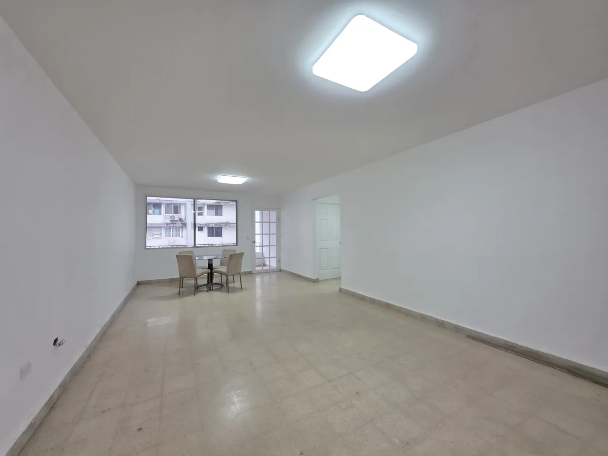 Venta de apartamento en PH Azucenas, El Cangrejo