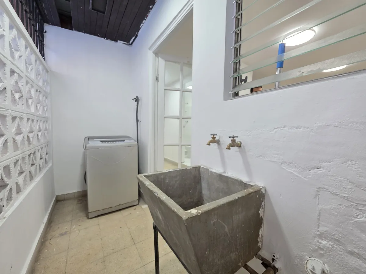 Venta de apartamento en PH Azucenas, El Cangrejo