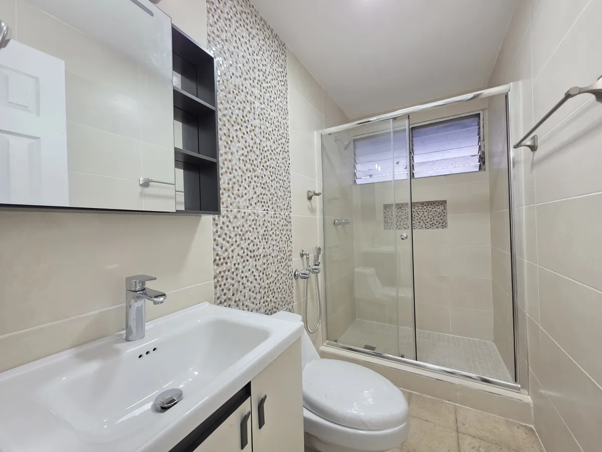 Venta de apartamento en PH Azucenas, El Cangrejo