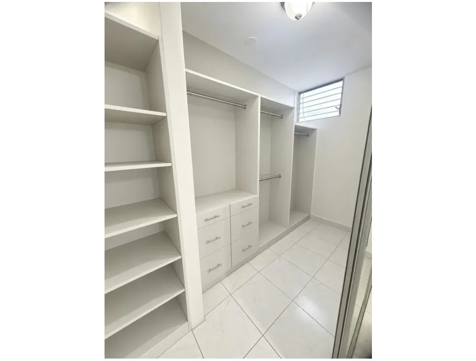 Alquiler de apartamento en PH St. Angelo, Coco del Mar. MY