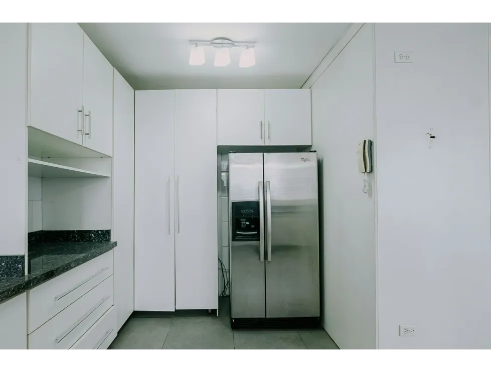 Alquiler de apartamento en PH St. Angelo, Coco del Mar. MY
