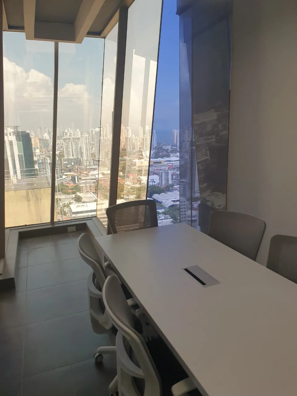 Furnished Office for Rent at PH Twist - Obarrio