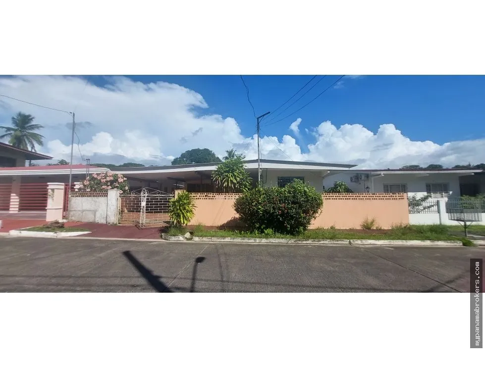 Se Vende Casa en Sabanitas, Colón