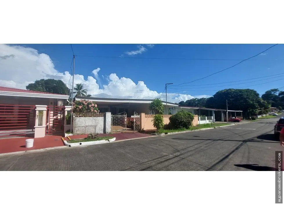 Se Vende Casa en Sabanitas, Colón