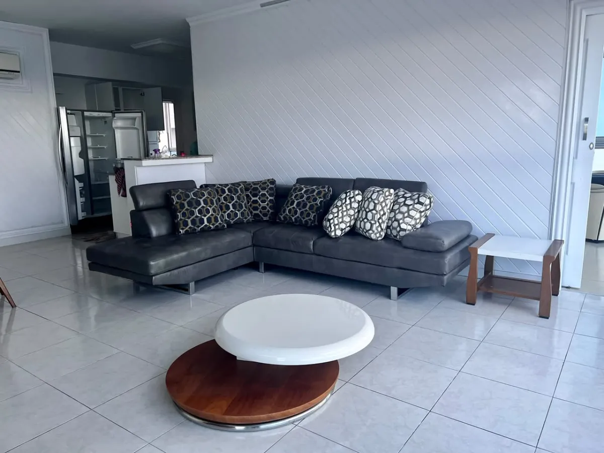 For Sale on Avenida Balboa with an Ocean View – $2,000 per m²