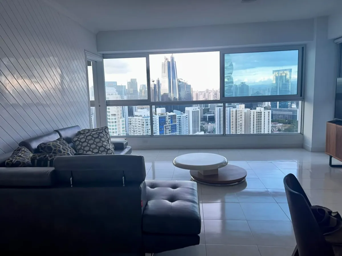 For Sale on Avenida Balboa with an Ocean View – $2,000 per m²