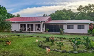 Casa Frente al Río con Invernadero en Dos Ríos