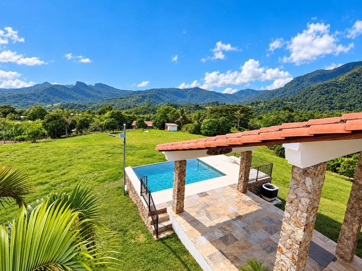 Espectacular Casa de Montaña | Piscina Climatizada y 15,269 m² en La Laguna