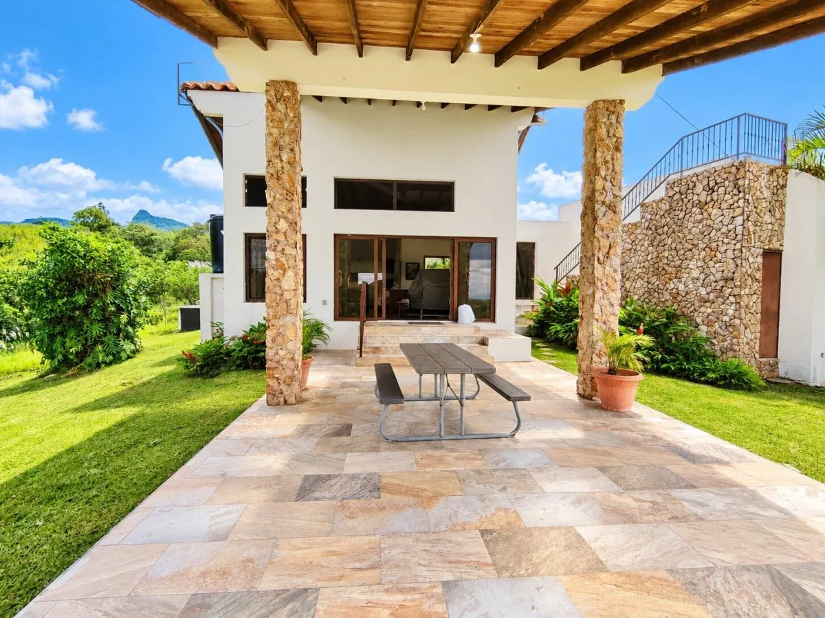 Espectacular Casa de Montaña | Piscina Climatizada y 15,269 m² en La Laguna