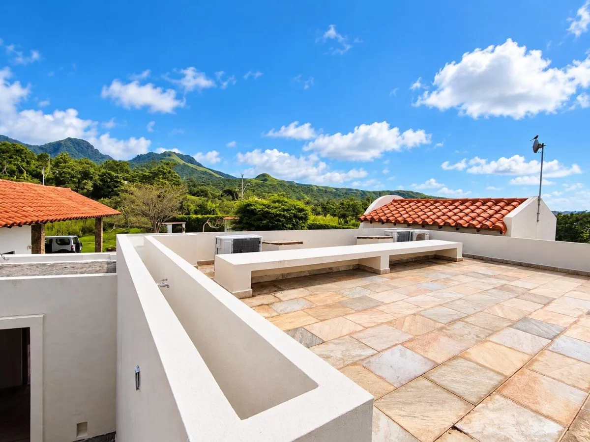 Espectacular Casa de Montaña | Piscina Climatizada y 15,269 m² en La Laguna