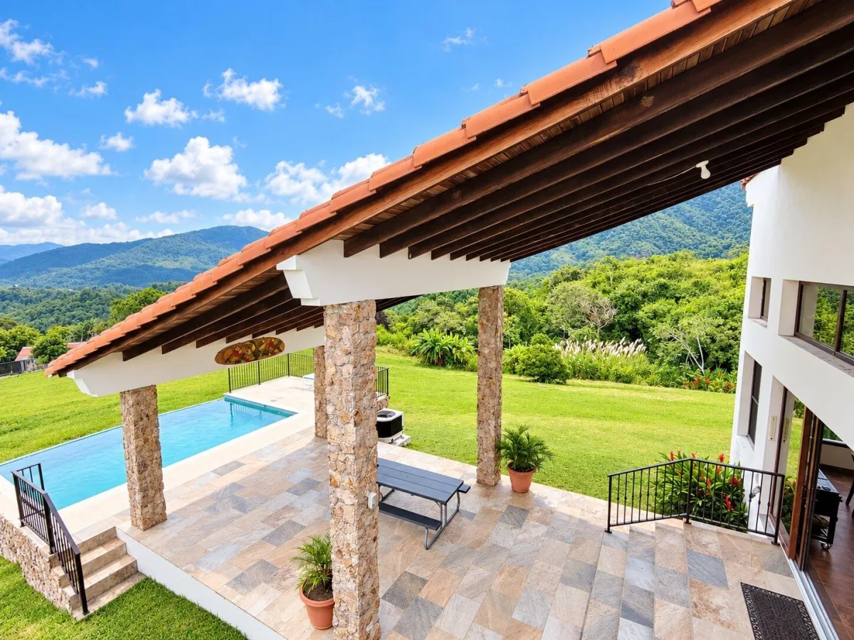 Espectacular Casa de Montaña | Piscina Climatizada y 15,269 m² en La Laguna