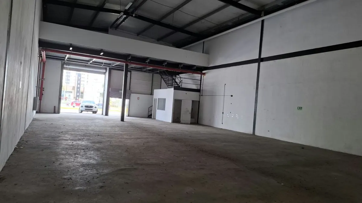 Juan Díaz Warehouse Available