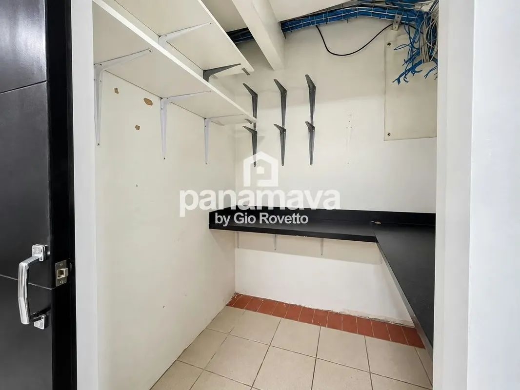 Commercial Space for Rent - La Paz Avenue, Betania