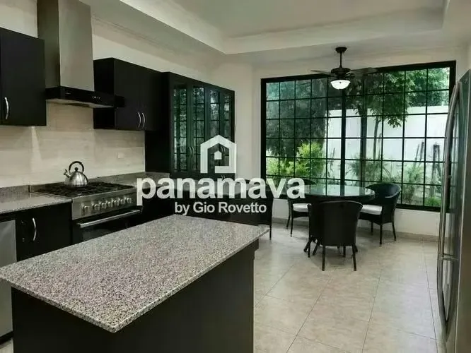 Rental House Albrook