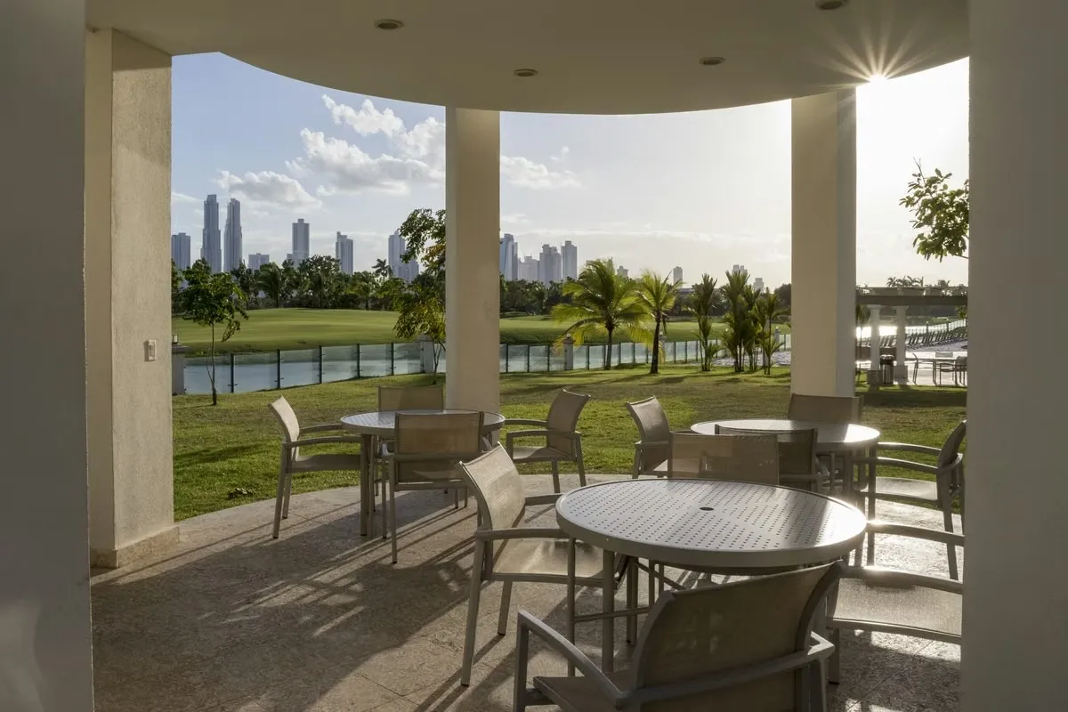 Venta de apartamento en The Reserve Santa María listo para ocupar