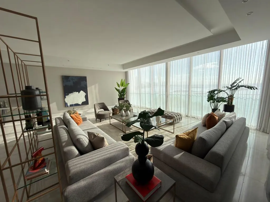 Venta de Apartamento Lujoso Amoblado en Punta Pacífica